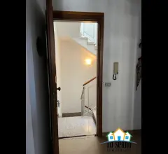 Appartamenti in Vendita - Vendesi due appartamenti secondo piano via fusinato