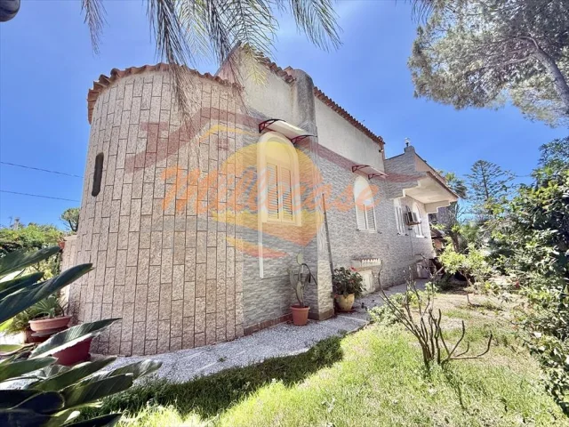 Appartamenti in Vendita - Villa in vendita a siracusa ognina