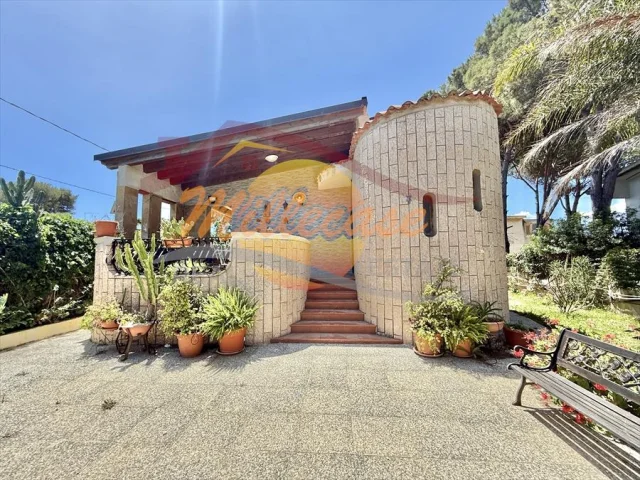 Appartamenti in Vendita - Villa in vendita a siracusa ognina