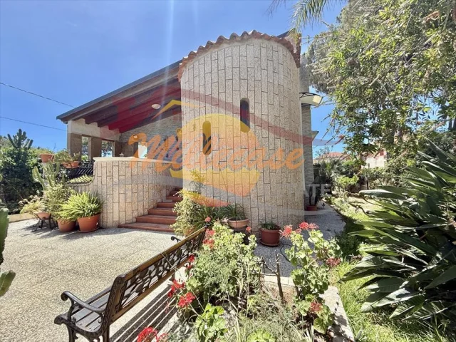 Appartamenti in Vendita - Villa in vendita a siracusa ognina