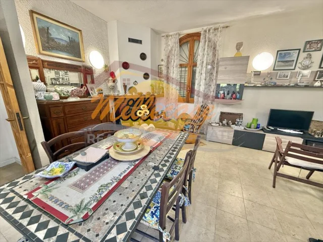 Appartamenti in Vendita - Villa in vendita a siracusa ognina