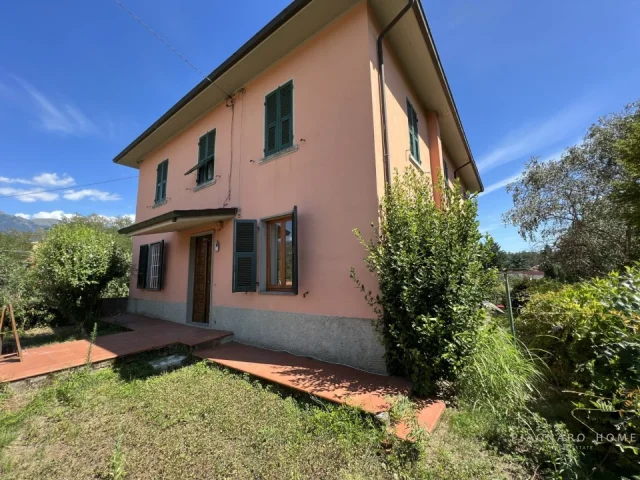 Appartamenti in Vendita - Appartamento con giardino