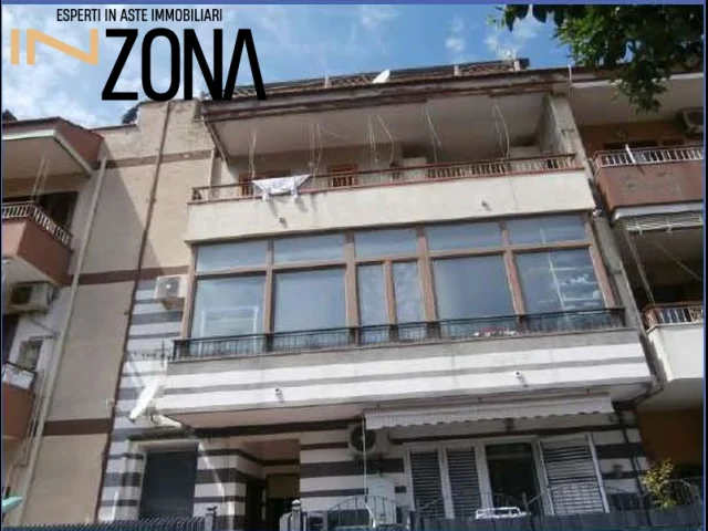 Appartamenti in Vendita - Abitazione di tipo economico - via gaetano martucci 10