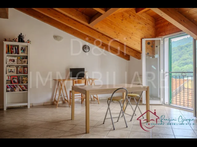Appartamenti in Vendita - Appartamento trilocale con terrazza in vendita ad ortovero