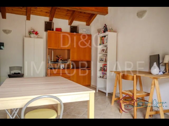 Appartamenti in Vendita - Appartamento trilocale con terrazza in vendita ad ortovero