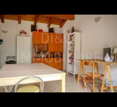 Appartamenti in Vendita - Appartamento trilocale con terrazza in vendita ad ortovero