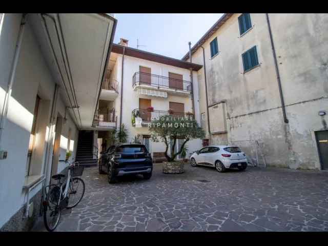 Appartamenti in Vendita - Complesso immobiliare di otto appartamenti.