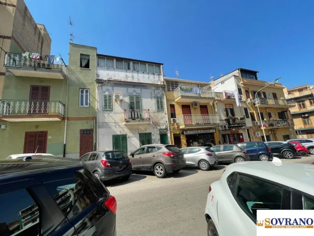 Appartamenti in Vendita - Capaci: immobile indipendente su 2 livelli