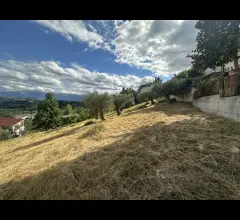 Appartamenti in Vendita - Terreno edificabile in vendita