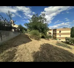Appartamenti in Vendita - Terreno edificabile in vendita