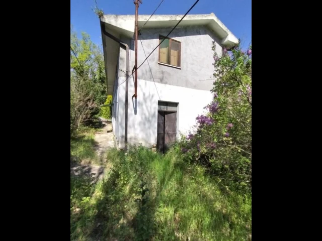 Appartamenti in Vendita - Casa singola da ristruttrare a casoli, ch. abruzzo