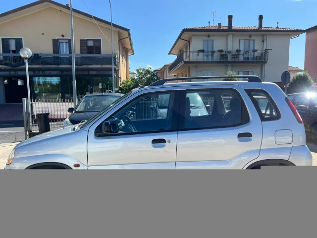 Auto - Suzuki ignis 1.3i 16v gl gpl