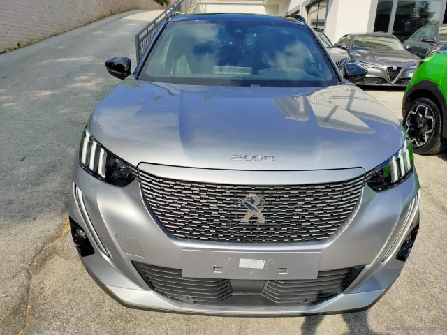 Auto - Peugeot e-2008 electric 136 cv gt