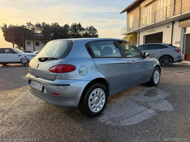 Auto - Alfa romeo 147 1.6 16v t.s. 105cv 5p. prog.