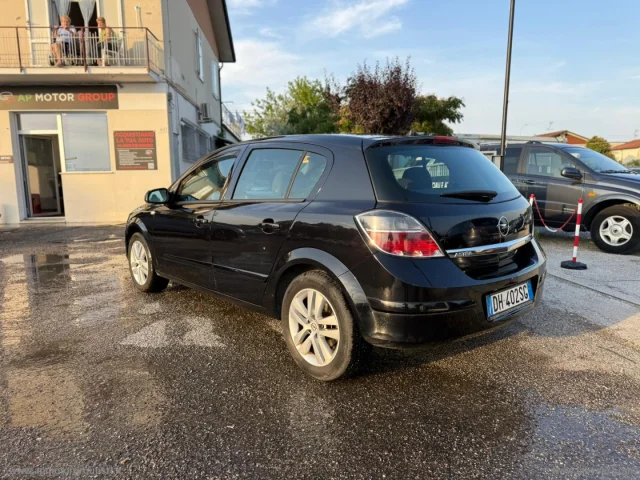 Auto - Opel astra 1.7 cdti 101 cv 5p. club