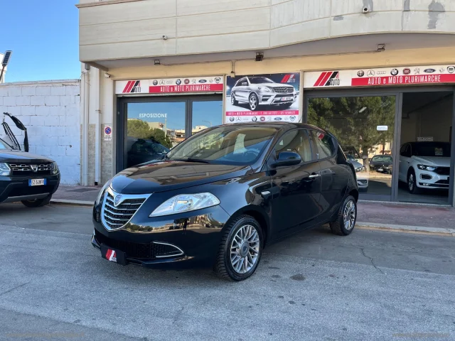 Auto - Lancia ypsilon 1.3 mjt 95 cv 5p. s&s gold