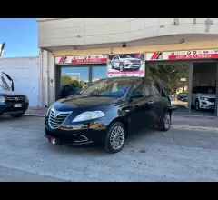 Auto - Lancia ypsilon 1.3 mjt 95 cv 5p. s&s gold