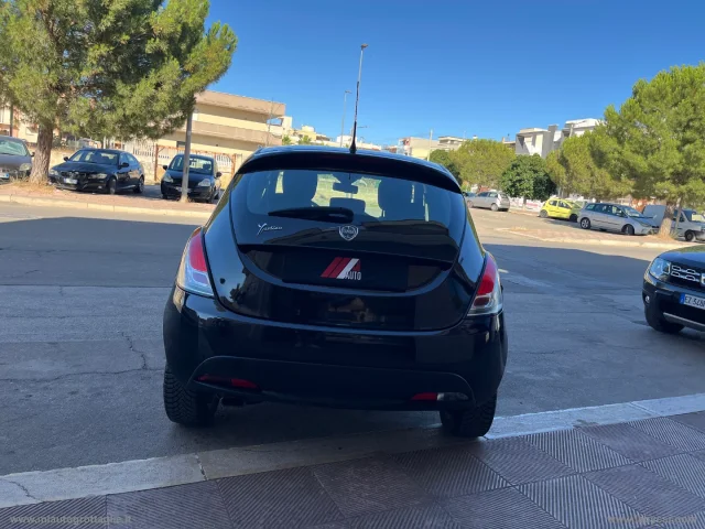Auto - Lancia ypsilon 1.3 mjt 95 cv 5p. s&s gold