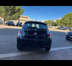 Auto - Lancia ypsilon 1.3 mjt 95 cv 5p. s&s gold