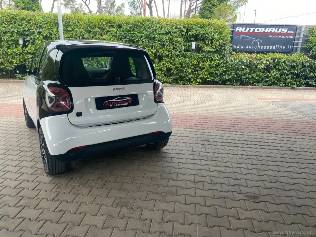 Auto - Smart fortwo electric drive prime