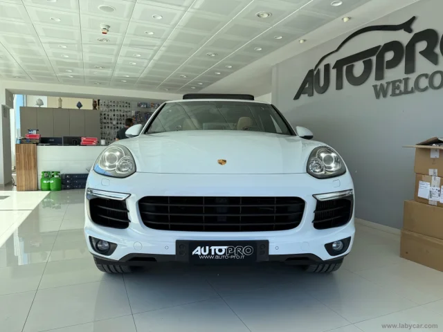 Auto - Porsche cayenne 3.0 diesel platinum edition