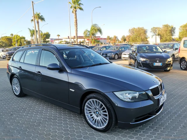 Auto - Bmw 320d touring futura
