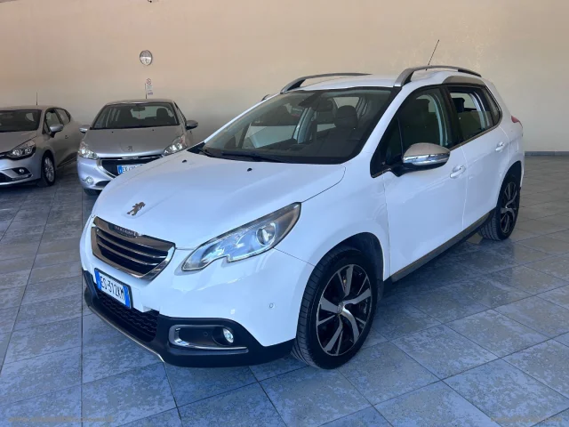 Auto - Peugeot 2008 1.6 e-hdi 92 cv s&s allure