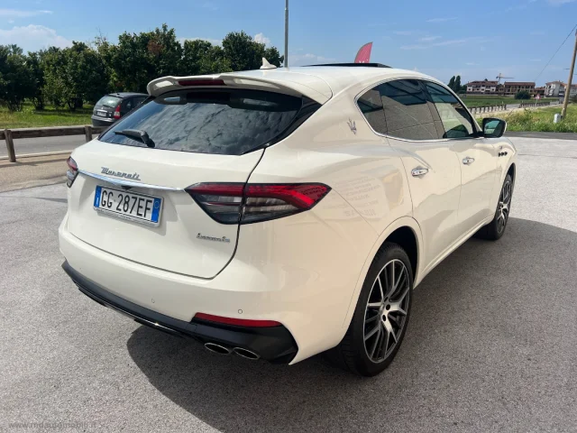Auto - Maserati levante 330 cv mhev awd gt