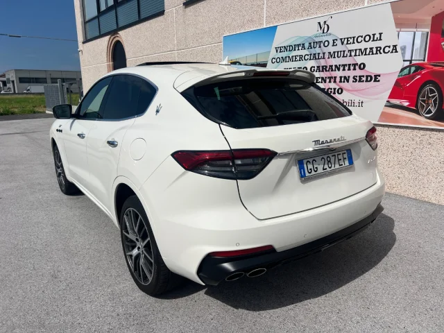 Auto - Maserati levante 330 cv mhev awd gt