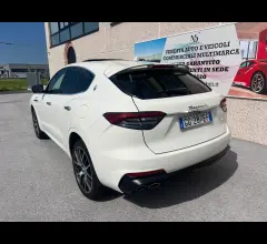 Auto - Maserati levante 330 cv mhev awd gt