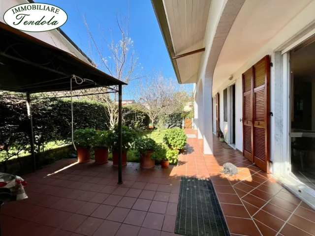 Semindipendente terratetto con giardino luni scavi