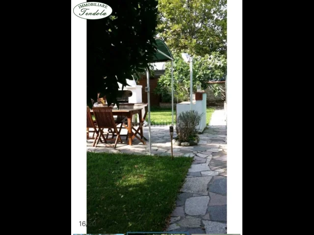 Appartamenti in Vendita - Semindipendente terratetto con giardino