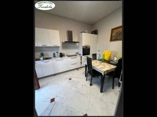 Appartamenti in Vendita - Appartamento crrara zona stadio dei marmi