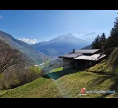 Edolo vicinanze vendesi baita indipendente