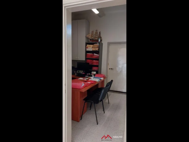 Appartamenti in Vendita - Ufficio due vani - affittato ideale per investimento