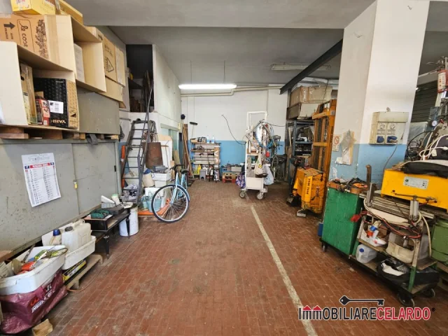 Appartamenti in Vendita - Capannone con soppalco