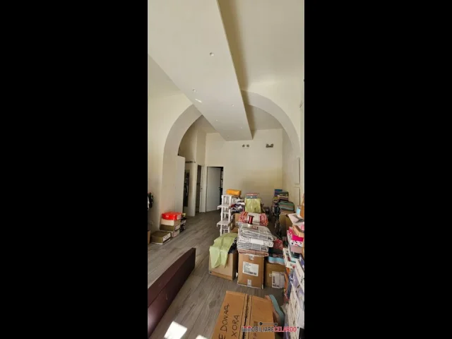 Appartamenti in Vendita - Fondo commerciale in zona centralissima
