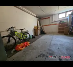 Appartamenti in Vendita - Garage finestrato