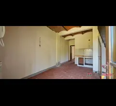 Appartamenti in Vendita - Porzione di casolare in prima campagna