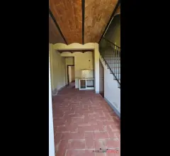 Appartamenti in Vendita - Porzione di casolare in prima campagna
