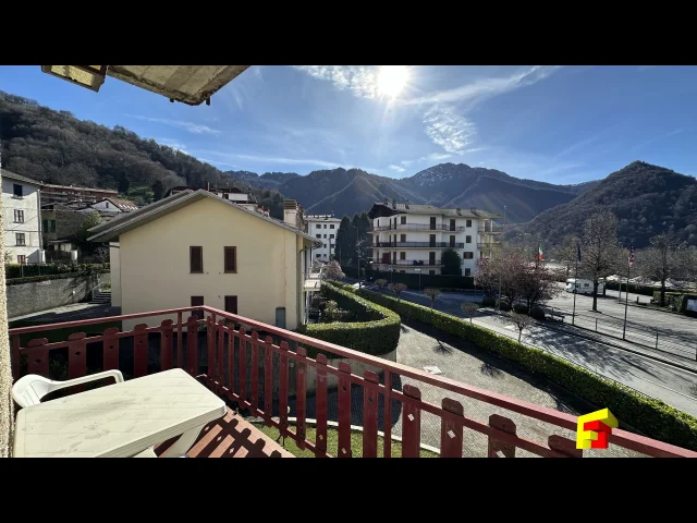 Appartamenti in Vendita - Moggio - zona centrale,trilocale luminosissimo con camino.