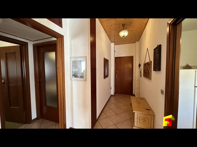 Appartamenti in Vendita - Moggio - zona centrale,trilocale luminosissimo con camino.