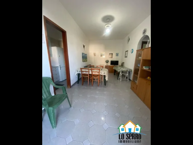 Appartamenti in Vendita - Immobile indipendente su tre elevazioni zona canalotto