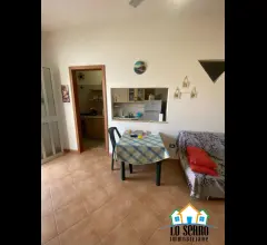 Appartamenti in Vendita - Immobile indipendente su tre elevazioni zona canalotto