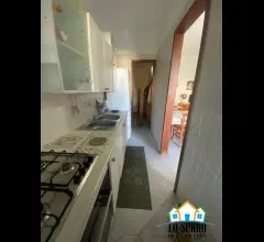 Appartamenti in Vendita - Immobile indipendente su tre elevazioni zona canalotto
