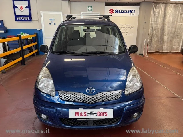 Toyota yaris verso 1.3 16v sol