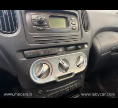 Auto - Toyota yaris verso 1.3 16v sol