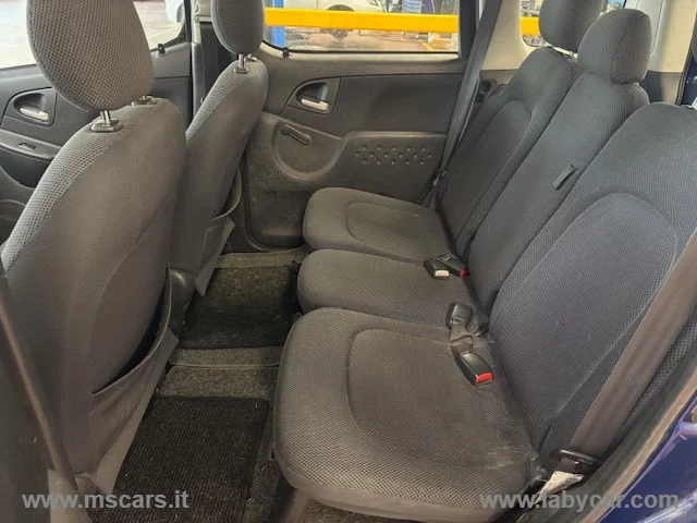 Auto - Toyota yaris verso 1.3 16v sol