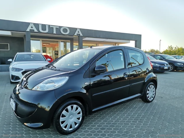 Peugeot 107 1.0 68 cv 5p. sweet years