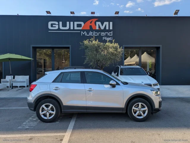 Audi q2 30 tfsi s tronic business